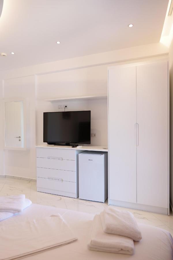 Lumi Hotel Sarande Exterior photo