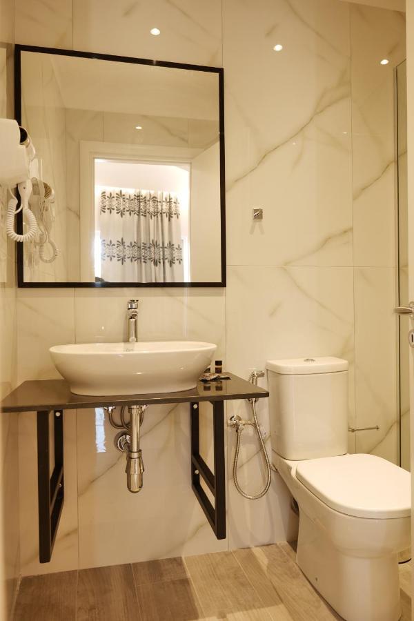 Lumi Hotel Sarande Exterior photo